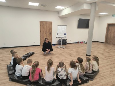 Dzieci i osoba dorosła